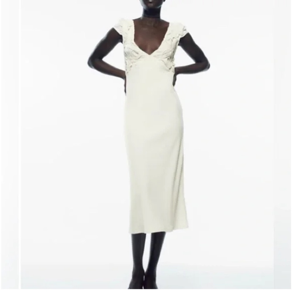 ZARA SS20 ECRU FLORAL EMBROIDERY LACE CONTRAST MIDI KNIT DRESS S